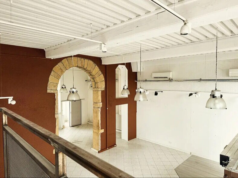 Local commercial dans Lyon à vendre - Photo de l’immeuble – Image 2 sur 8