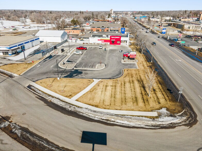 1702 Broadway St, Alexandria, MN à vendre - Photo de l’immeuble – Image 2 sur 3