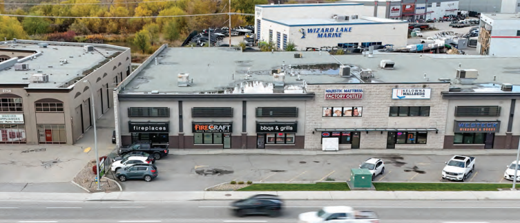 2720 Hwy 97 N, Kelowna, BC à louer Photo principale– Image 1 sur 5