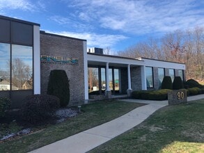 90 Douglas Pike, Smithfield, RI à louer Photo intérieure– Image 1 sur 4