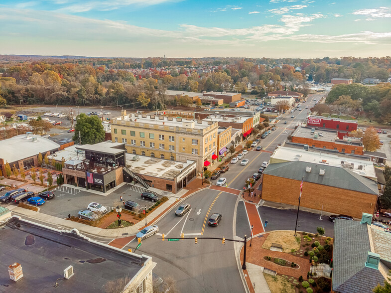 32 N Main St, Belmont, NC à louer - Photo de l’immeuble – Image 3 sur 7