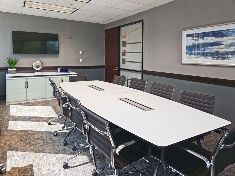 4515 N River Blvd, Cedar Rapids, IA à louer - Photo de l’immeuble – Image 2 sur 12