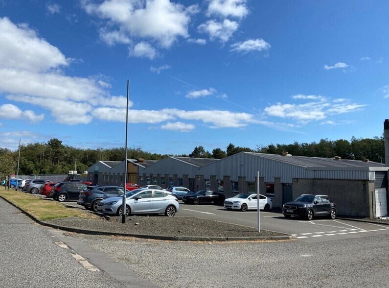72 Whitecraigs Rd, Glenrothes à louer - Photo principale – Image 1 sur 5