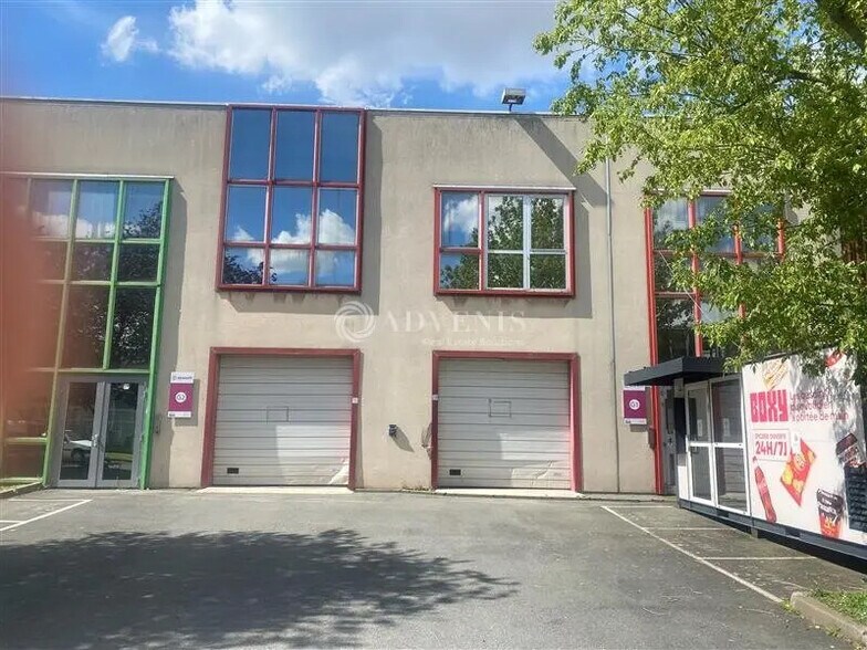 Local d’activités dans Ivry-sur-Seine à louer - Photo de l’immeuble – Image 2 sur 11