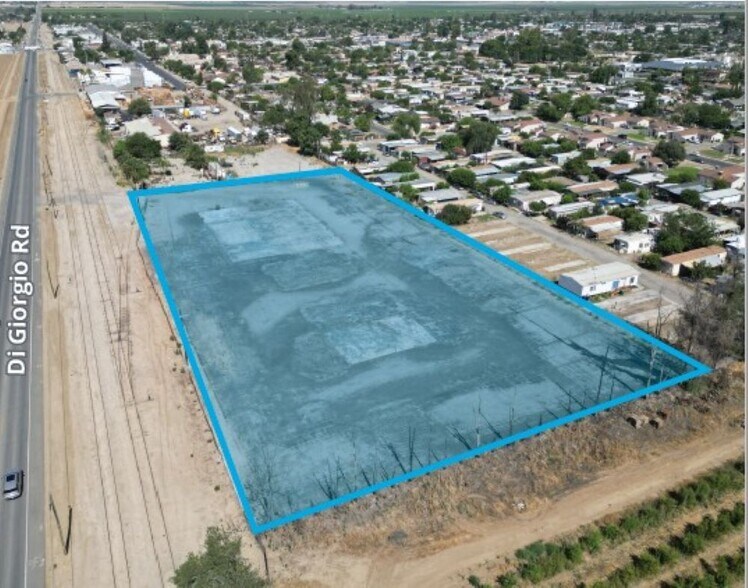 8860 Di Giorgio Rd, Lamont, CA à vendre - Photo de l’immeuble – Image 2 sur 4