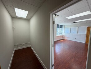 3502 Scotts Ln, Philadelphia, PA à louer Photo intérieure– Image 2 sur 4