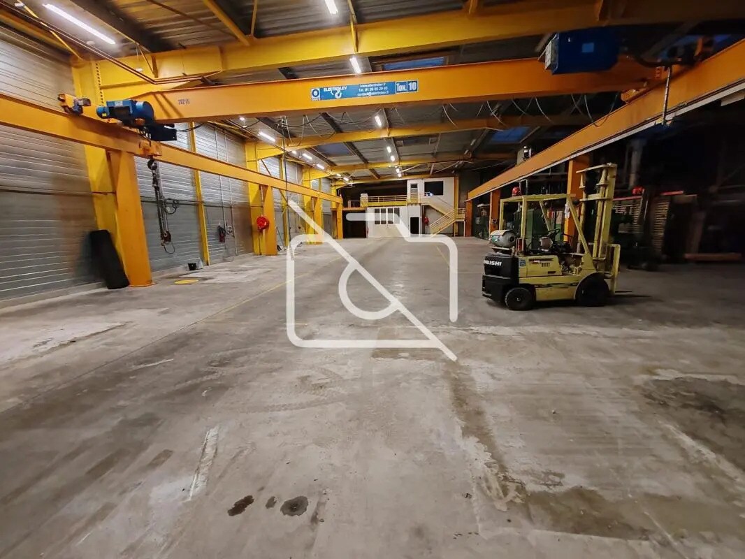 Industriel/Logistique dans La Ville-du-Bois à louer Photo intérieure– Image 1 sur 2