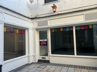 Plus de détails pour 8-9 Red Lion Yard, Colchester - Local commercial à louer