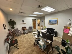 2601 NE Kendallwood Pky, Gladstone, MO à louer Photo intérieure– Image 2 sur 5