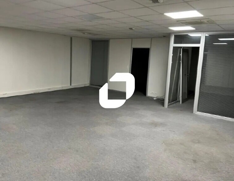 Bureau dans Villiers-sur-Marne à vendre - Photo de l’immeuble – Image 3 sur 5