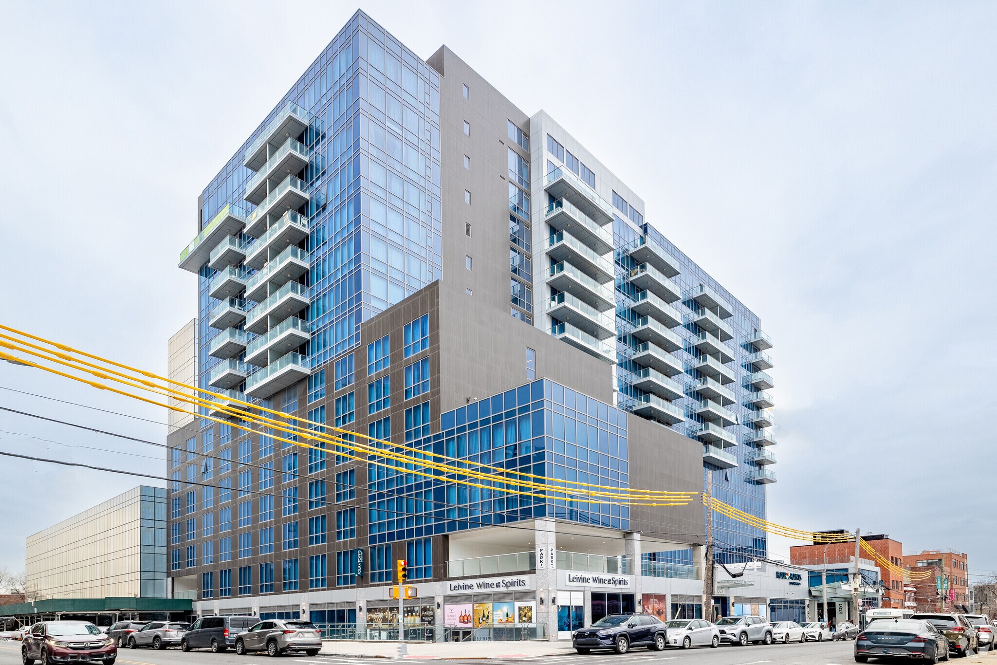 33-68 Farrington St, Flushing, NY à louer Photo principale– Image 1 sur 7