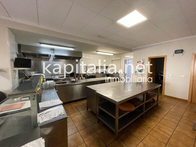 Local commercial dans València à vendre - Photo de l’immeuble – Image 2 sur 7