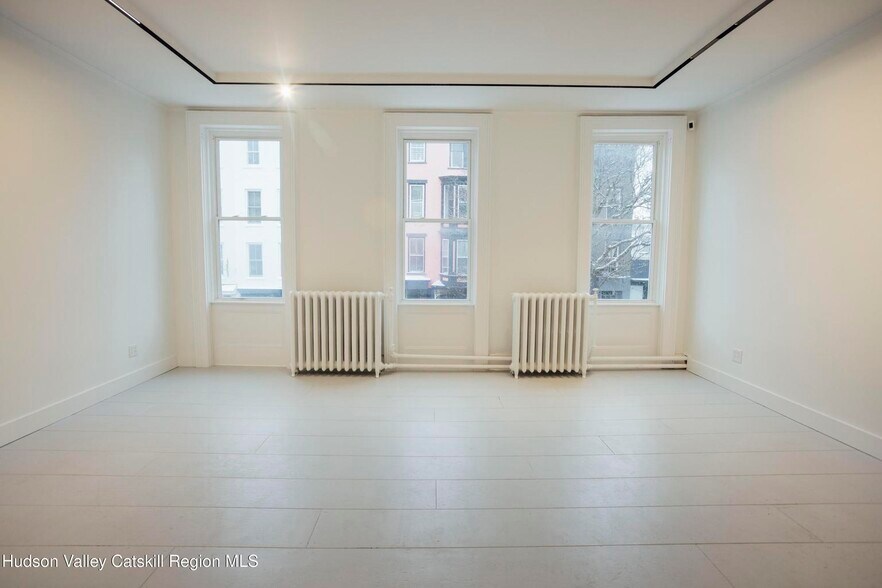 609 Warren St, Hudson, NY à louer - Photo de l’immeuble – Image 3 sur 8