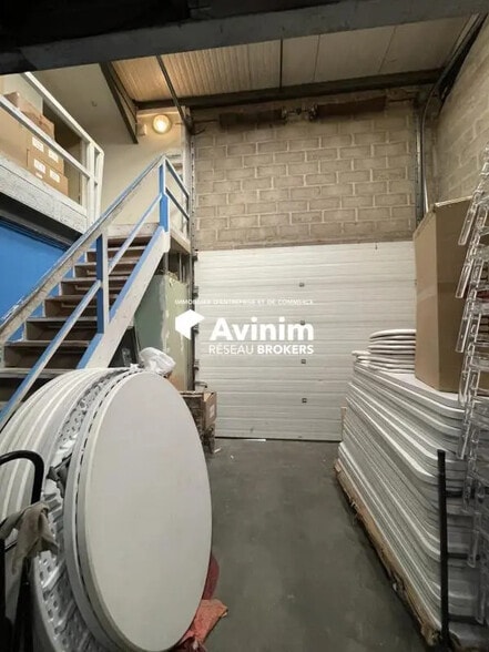 Industriel/Logistique dans Stains à louer - Photo intérieure – Image 2 sur 2