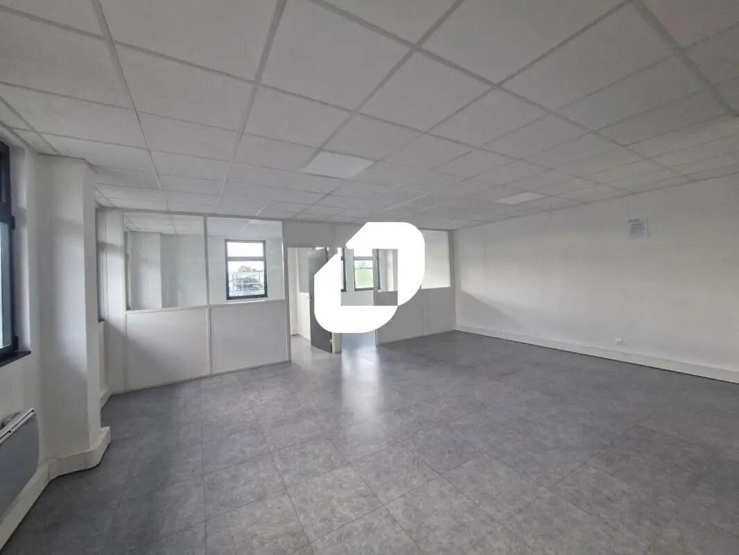 Bureau dans Servon à louer Photo intérieure– Image 1 sur 6