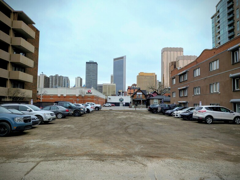 805 12 Av SW, Calgary, AB à vendre - Photo de l’immeuble – Image 3 sur 5