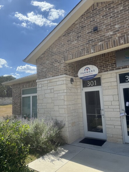 3309 Forest Creek Dr, Round Rock, TX à louer - Photo principale – Image 1 sur 10