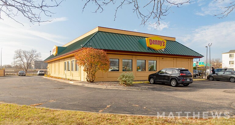 6405 James Cir N, Minneapolis, MN à vendre - Photo de l’immeuble – Image 3 sur 5