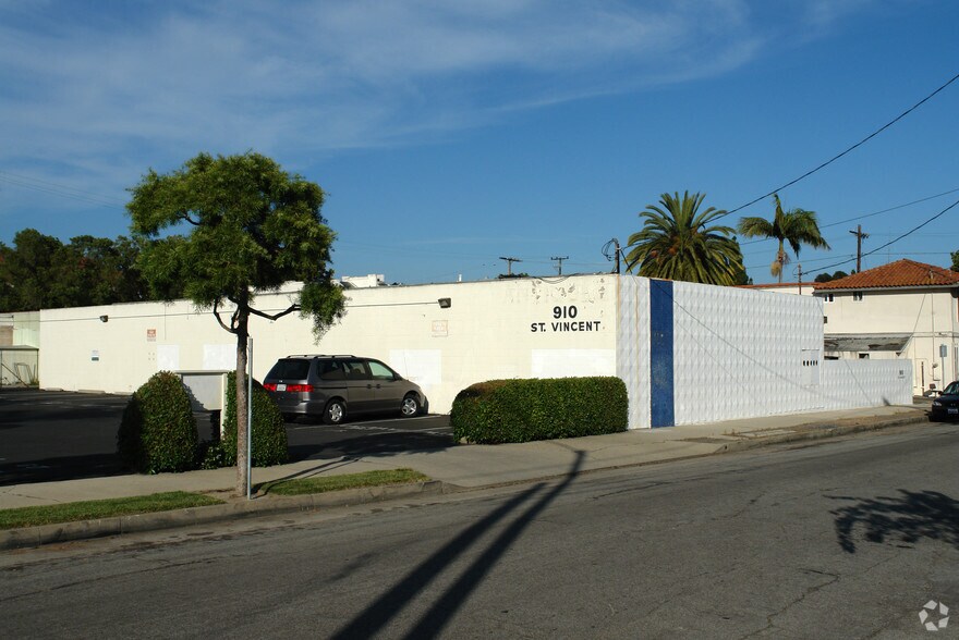 910 Saint Vincent Ave, Santa Barbara, CA à louer - Photo de l’immeuble – Image 3 sur 3