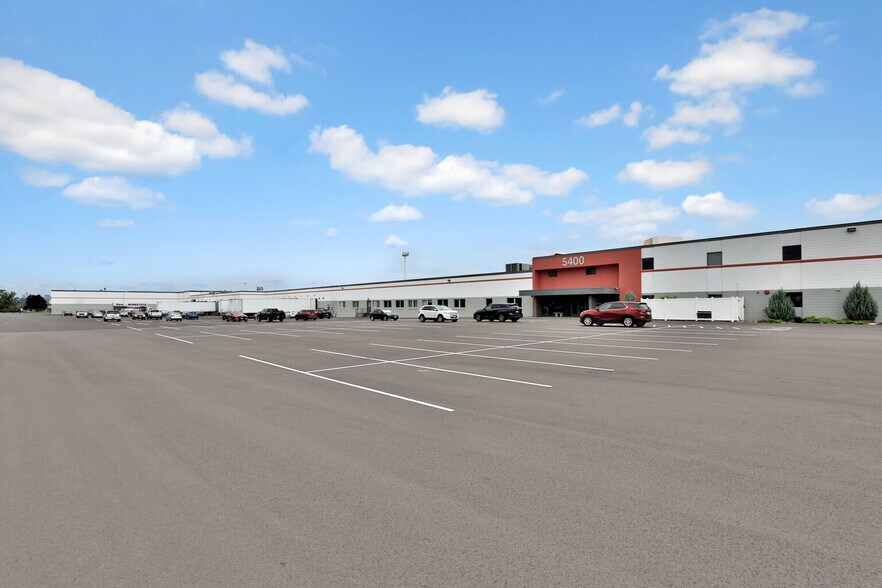 5320-5400 Main St NE, Fridley, MN à louer - Photo de l’immeuble – Image 2 sur 21