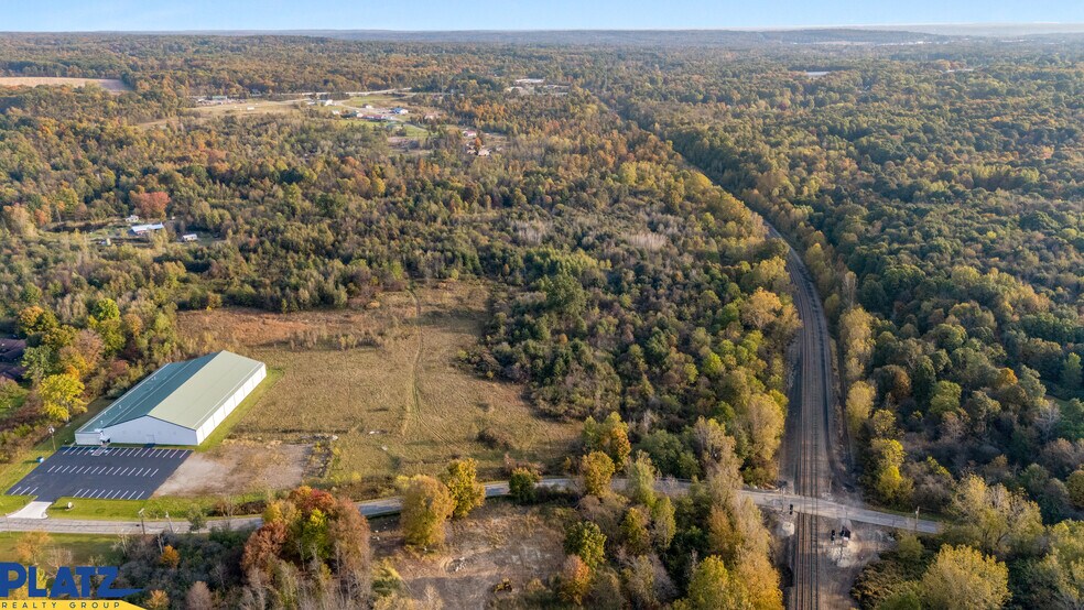 Logangate Rd, Youngstown, OH à vendre - Photo de l’immeuble – Image 3 sur 7