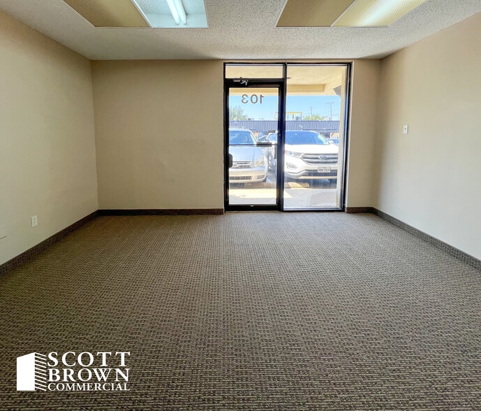 10420 Plano Rd, Dallas, TX à louer - Photo intérieure – Image 3 sur 15