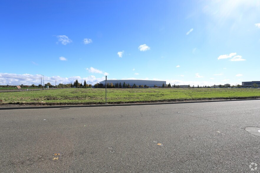 500 Vaughn Rd, Dixon, CA à vendre - Photo principale – Image 1 sur 7