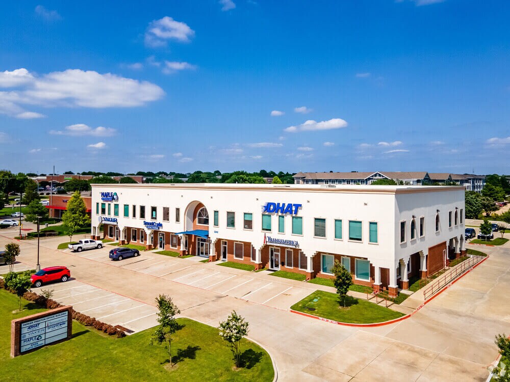 3242 Preston Rd, Plano, TX à louer Photo de l’immeuble– Image 1 sur 27