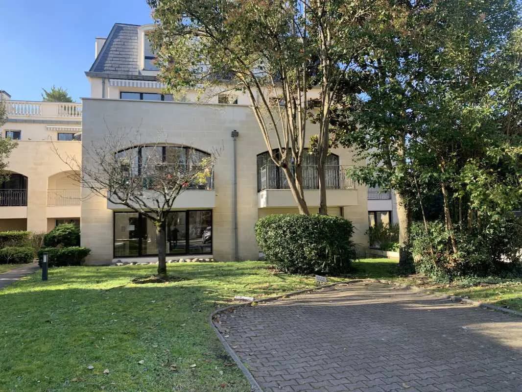 Bureau dans Bordeaux à louer Photo de l’immeuble– Image 1 sur 3