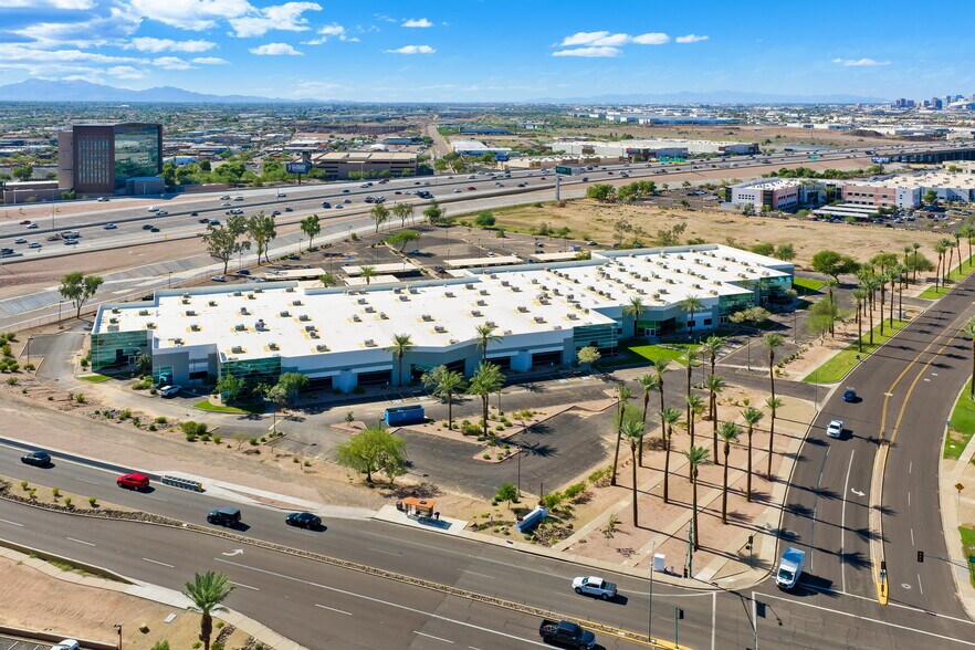3255 E Elwood St, Phoenix, AZ à louer - Photo principale – Image 1 sur 31