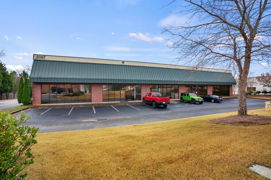 5067 Bristol Industrial Way, Buford, GA à louer - Photo de l’immeuble – Image 3 sur 26