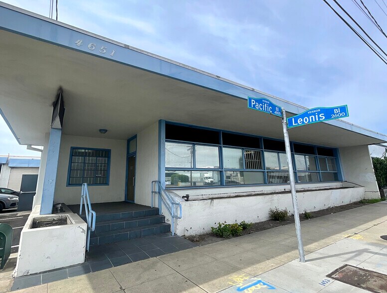 4651 Pacific Blvd, Vernon, CA à vendre - Photo de l’immeuble – Image 3 sur 14