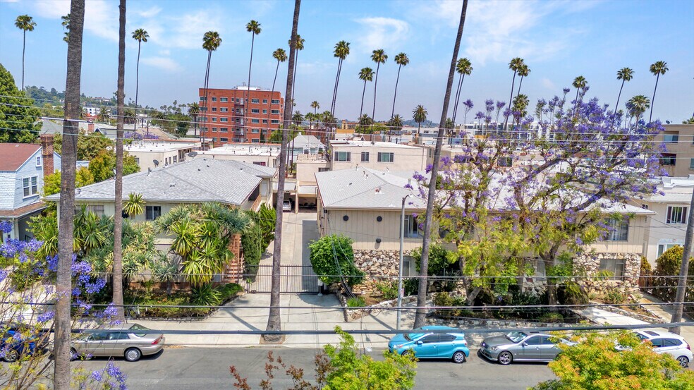 1734-1740 Taft Ave, Los Angeles, CA à vendre - Photo de l’immeuble – Image 1 sur 10