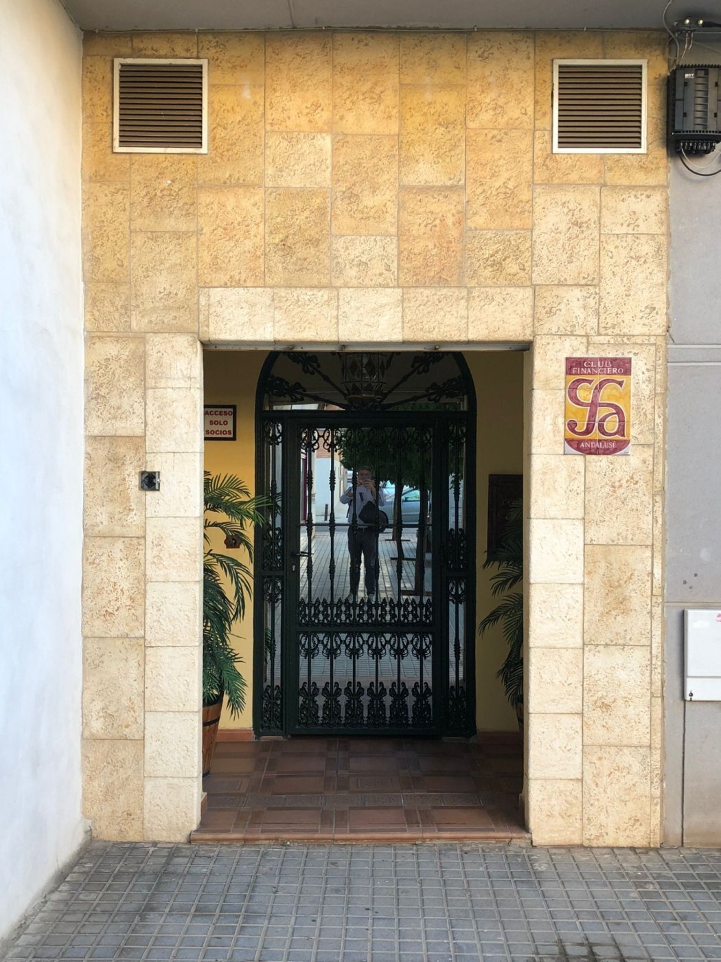 Local commercial dans Córdoba, Córdoba à vendre Hall d’entrée– Image 1 sur 13