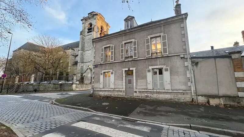 Boulevard Aristide Briand, Orléans à vendre Photo de l’immeuble– Image 1 sur 14