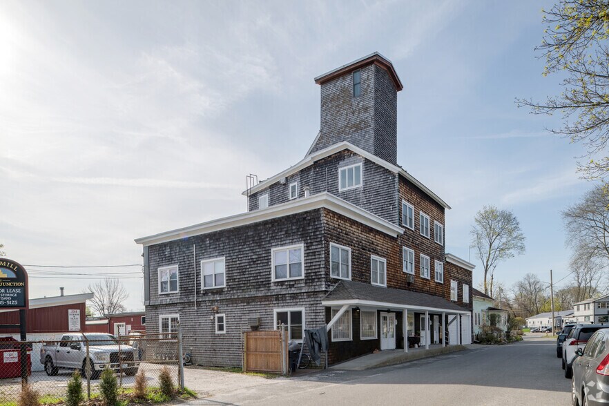 32 Cole St, Warren, RI à louer - Photo de l’immeuble – Image 1 sur 6