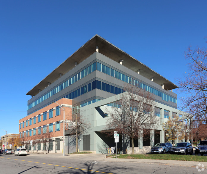 4342 Queen St, Niagara Falls, ON à vendre - Photo de l’immeuble – Image 2 sur 6