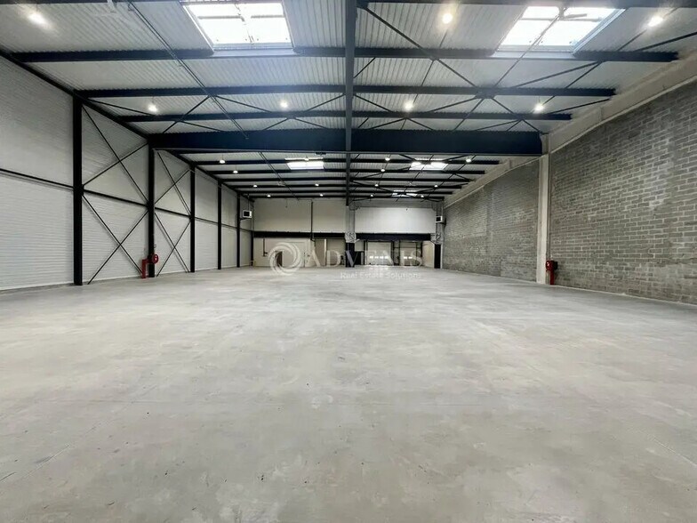 Industriel/Logistique dans SAINT-OUEN-L'AUMONE à louer - Photo de l’immeuble – Image 2 sur 12