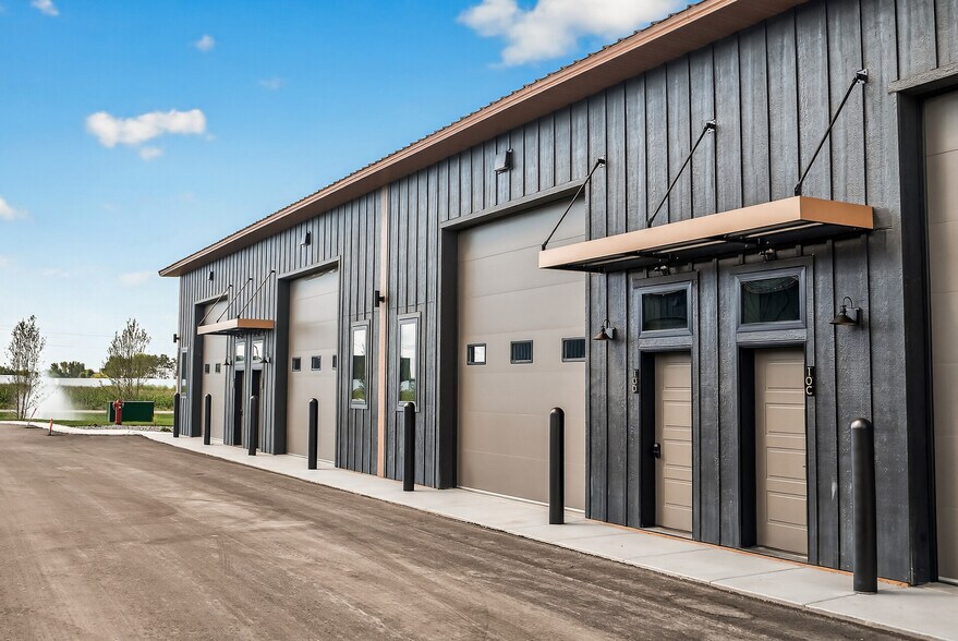 7040 Kaeding Ln NE, Albertville, MN à vendre - Photo de l’immeuble – Image 2 sur 52
