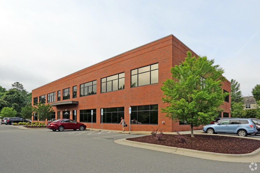2910 Sumner Blvd, Raleigh, NC à louer - Photo principale – Image 1 sur 9
