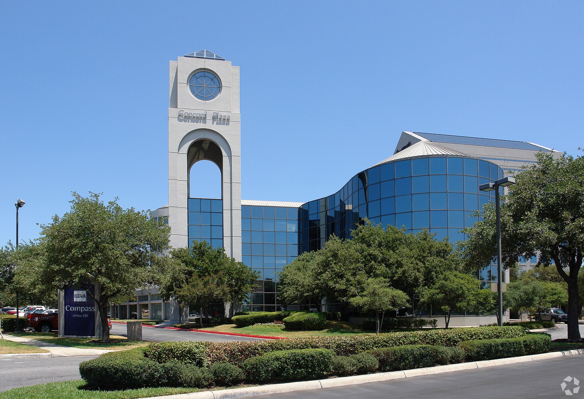 155 Concord Pl, San Antonio, TX à louer Photo de l’immeuble– Image 1 sur 14