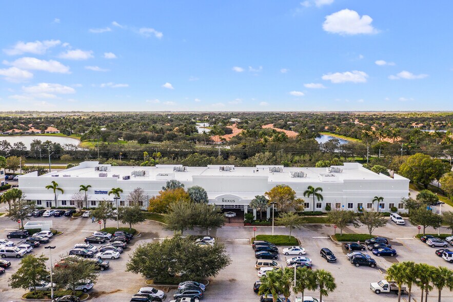 2101 Vista Pkwy, West Palm Beach, FL à louer - Photo de l’immeuble – Image 2 sur 9