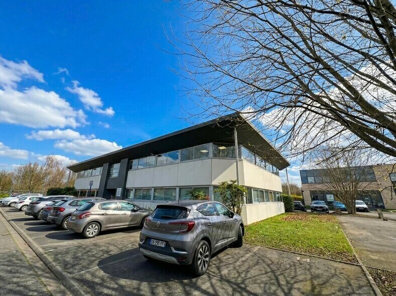 121 Rue Jean Bart, Labège à louer - Photo de l’immeuble – Image 1 sur 7
