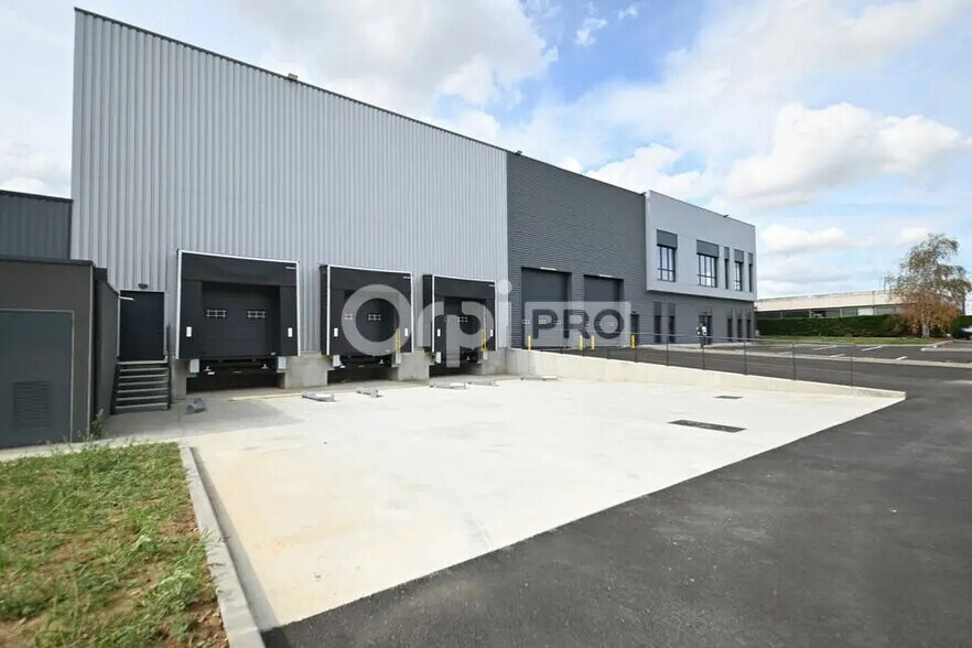 Industriel/Logistique dans Corbas à louer - Photo de l’immeuble – Image 2 sur 3