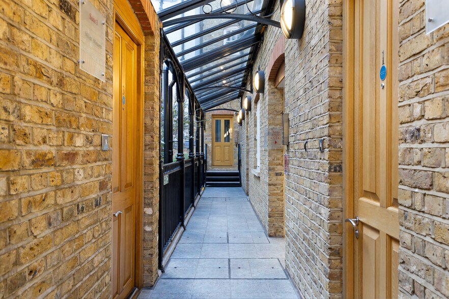 56 Sloane Sq, Londres à louer - Photo de l’immeuble – Image 2 sur 9