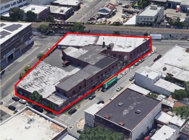 58-01 Grand Ave, Maspeth, NY à vendre - Photo de l’immeuble – Image 3 sur 3