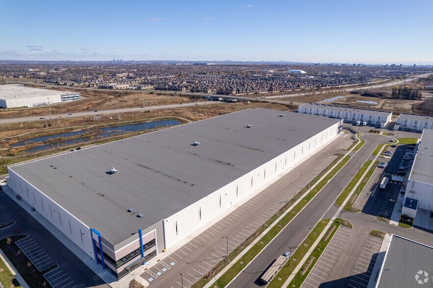 10 Newkirk Crt, Brampton, ON à louer - Aérien – Image 3 sur 3