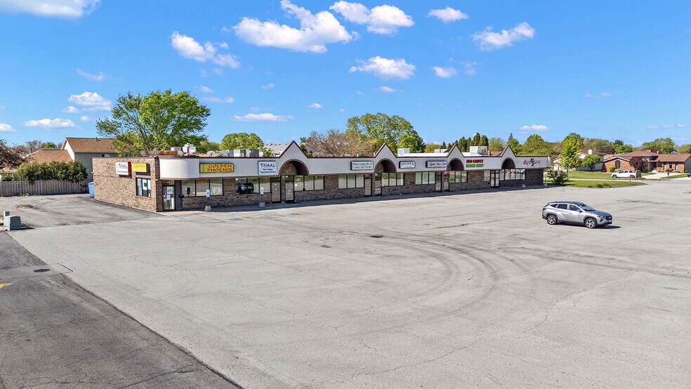 823 Main St, Schererville, IN à louer - Photo de l’immeuble – Image 2 sur 9