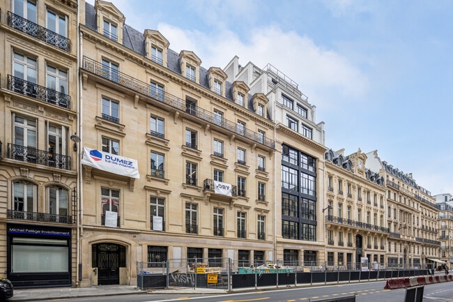 Plus de détails pour 44-48 Rue De Châteaudun, Paris - Bureau à louer