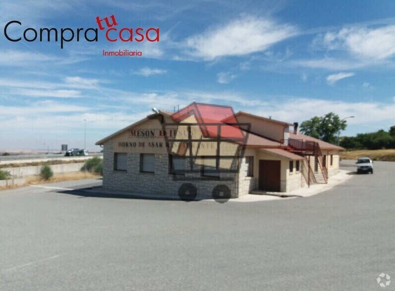 Local commercial dans Otero de Herreros, Segovia à vendre - Photo de l’immeuble – Image 3 sur 11